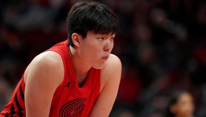 赛事分析-火箭不敌开拓者！伊森绝杀超时，杜兰特空砍37分，杨瀚森3+3+2