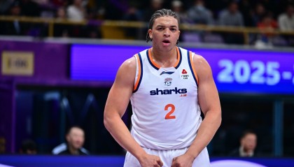 体育直播-记者：上海今年15场赢13场 这外援配置和化学反应 绝对冠军争夺者