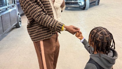 体育资讯-哈登和女友近照，二婚女友为他生娃，身材火辣，36岁再冲大合同|詹姆斯·哈登|骑士|洛杉矶快船队|女儿|快船队_新浪体育_新浪新闻