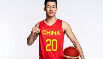 开云官网-都怪张镇麟？昔日国手+全明星转会后坐穿冷板凳，场均1.6分1.4板|崔晓龙|上海男篮|上海|篮板|偰李永炜_新浪体育_新浪新闻