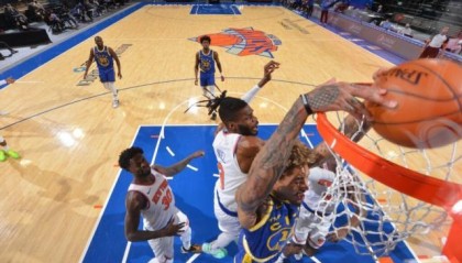 开云体育官网-双中锋回归乌布雷闪光 度过黑暗期勇士再拒三连败