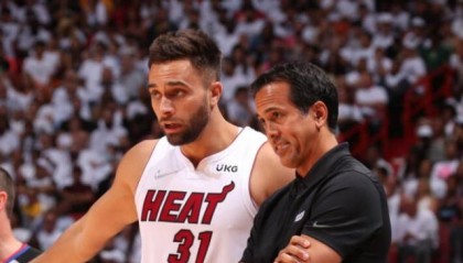 体育直播-热火又一落选秀励志哥！斯特鲁斯变身首发神枪