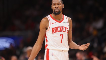 开云官网-网友：KD是毒瘤&amp;太阳的事在火箭重演 KD：你没进过更衣室怎么知道